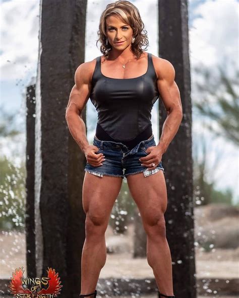 beautiful female bodybuilder instagram